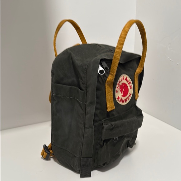 Kånken Mini Backpack - Picture 2 of 9